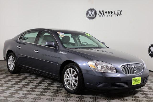 Photo of 2009 Cyber Gray Metallic Buick Lucerne
