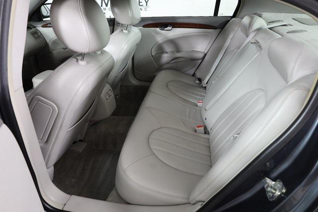 Photo of 2009 Cyber Gray Metallic Buick Lucerne