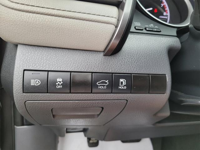 Photo of 2023 Gray Toyota Camry
