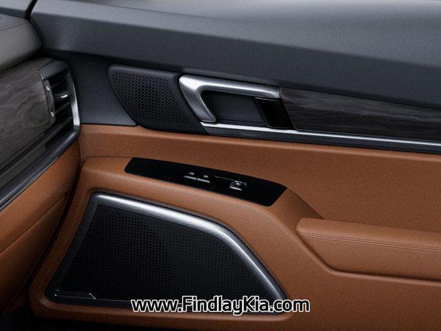 Photo of 2025 Glacial White Pearl Kia Telluride