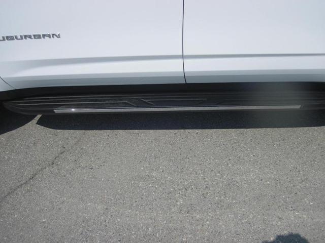 Photo of 2022 White Chevrolet Suburban