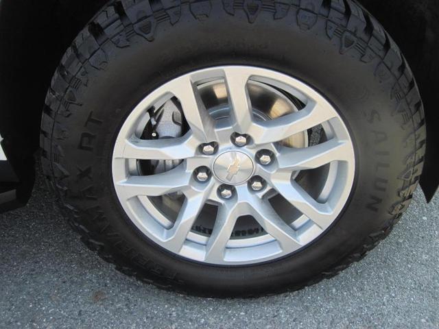 Photo of 2022 White Chevrolet Suburban