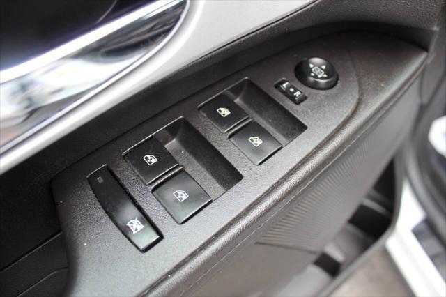 Photo of 2014 Summit White Chevrolet Equinox