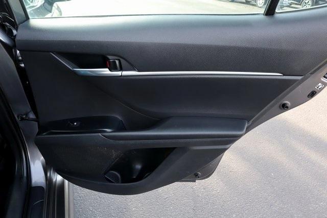 Photo of 2018 Gray Toyota Camry