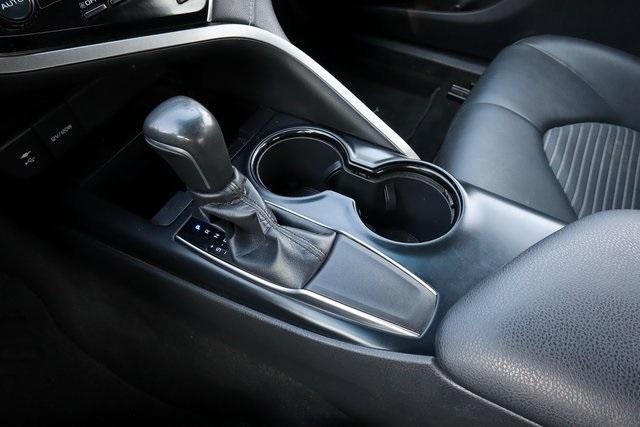 Photo of 2018 Gray Toyota Camry