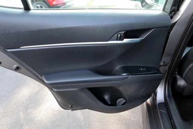 Photo of 2018 Gray Toyota Camry