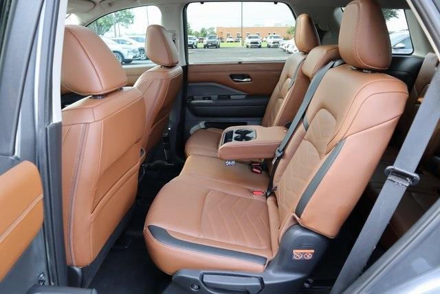 Photo of 2023 Gun Metallic Nissan Pathfinder