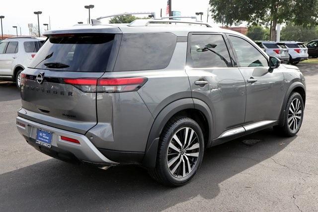 Photo of 2023 Gun Metallic Nissan Pathfinder
