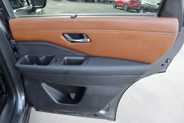 Photo of 2023 Gun Metallic Nissan Pathfinder