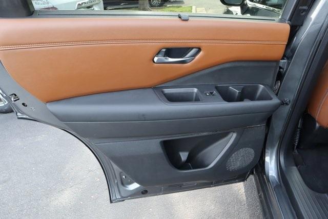 Photo of 2023 Gun Metallic Nissan Pathfinder