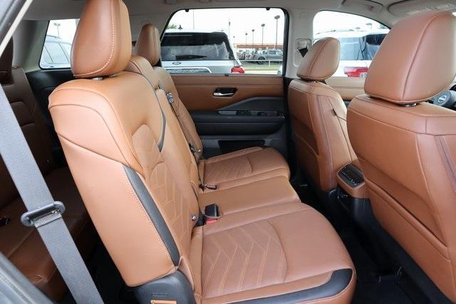 Photo of 2023 Gun Metallic Nissan Pathfinder