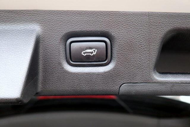 Photo of 2023 Shimmering Silver Pearl Hyundai SANTA FE