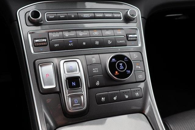 Photo of 2023 Shimmering Silver Pearl Hyundai SANTA FE