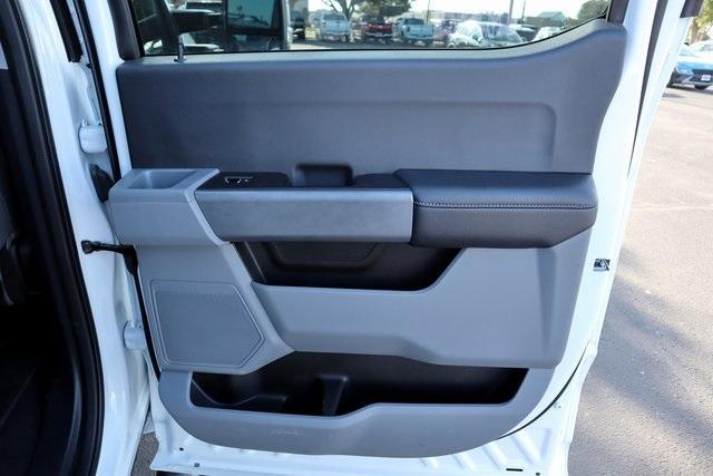 Photo of 2023 Oxford White Ford F-250