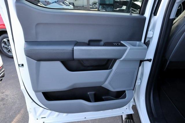 Photo of 2023 Oxford White Ford F-250