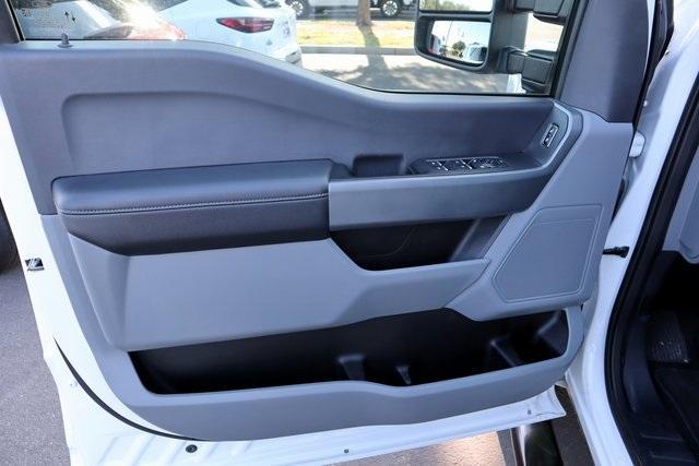 Photo of 2023 Oxford White Ford F-250