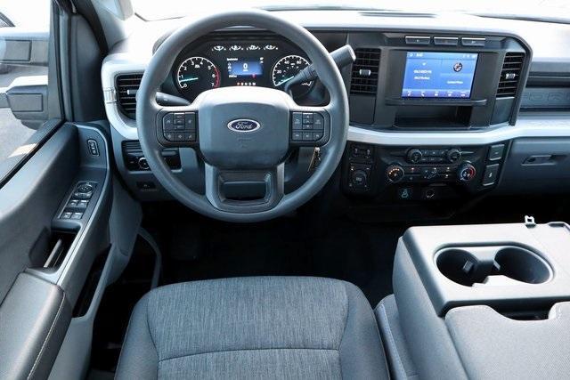 Photo of 2023 Oxford White Ford F-250