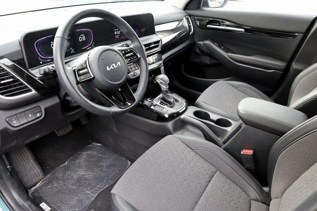Photo of 2025 Blue / Black Kia Seltos
