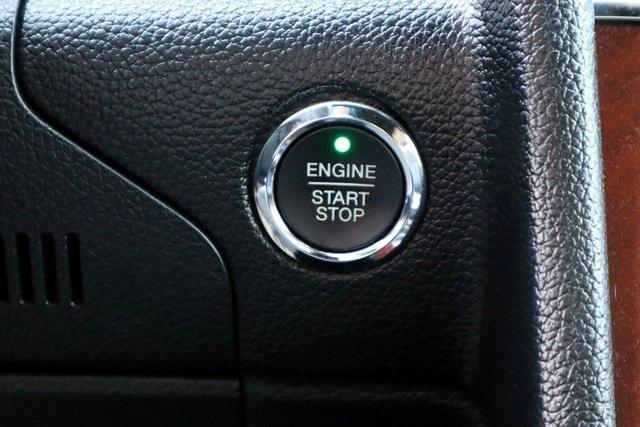 Photo of 2016 Ingot Silver Lincoln Navigator