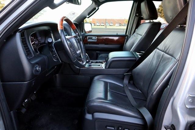 Photo of 2016 Ingot Silver Lincoln Navigator
