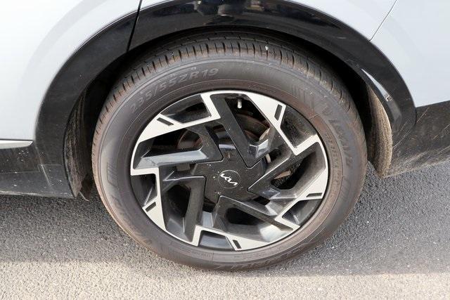 Photo of 2023 Wolf Gray Kia Sportage
