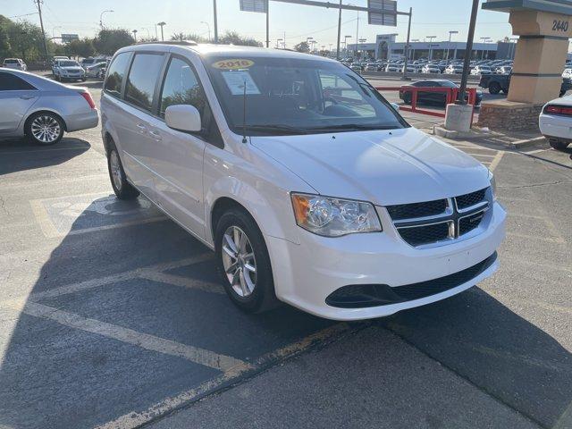 Photo of 2016 Bright White Clearcoat Dodge Grand Caravan