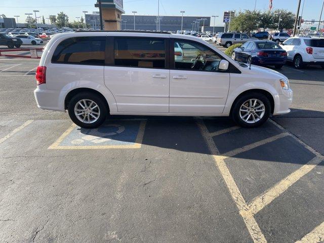 Photo of 2016 Bright White Clearcoat Dodge Grand Caravan