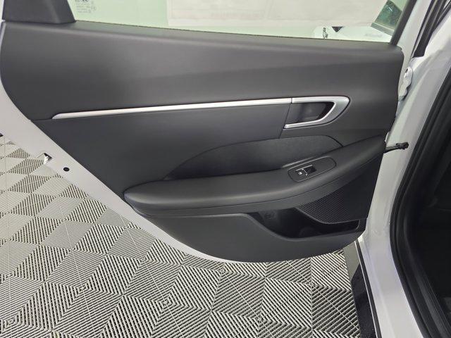 Photo of 2025 Serenity White Hyundai SONATA