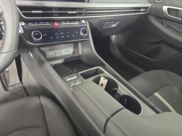 Photo of 2025 Serenity White Hyundai SONATA