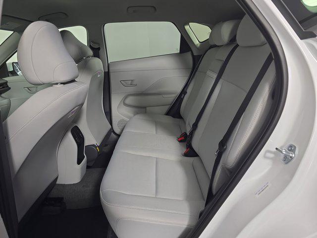 Photo of 2025 Atlas White Hyundai KONA