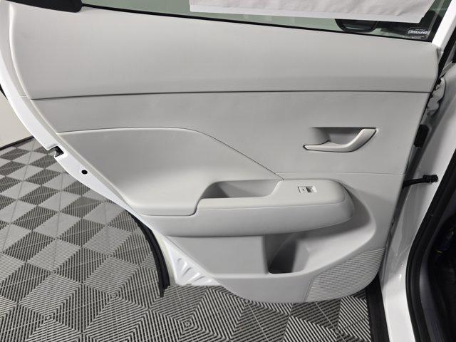 Photo of 2025 Atlas White Hyundai KONA