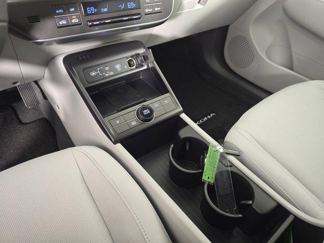 Photo of 2025 Atlas White Hyundai KONA