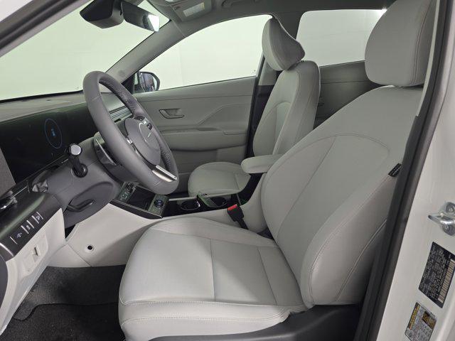 Photo of 2025 Atlas White Hyundai KONA