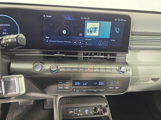 Photo of 2025 Atlas White Hyundai KONA
