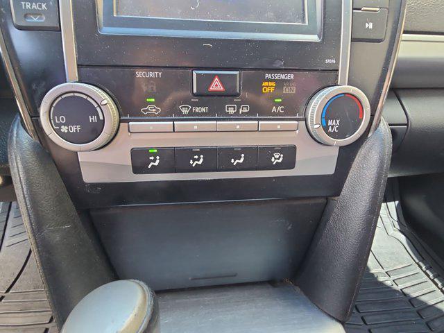Photo of 2014 Gray Toyota Camry