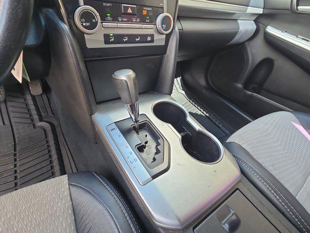 Photo of 2014 Gray Toyota Camry