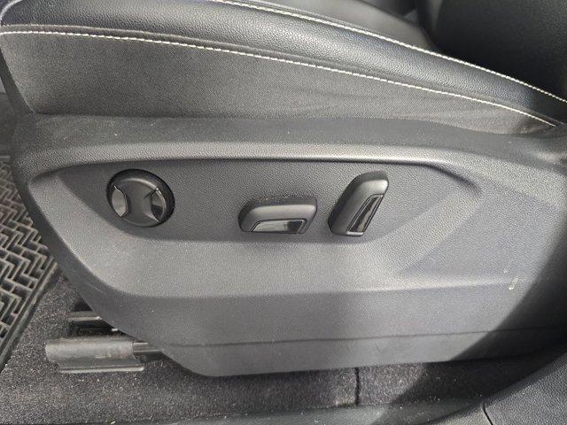 Photo of 2021 Pure White Volkswagen Atlas