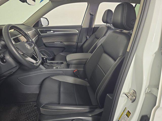 Photo of 2021 Pure White Volkswagen Atlas