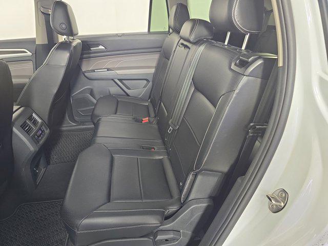Photo of 2021 Pure White Volkswagen Atlas