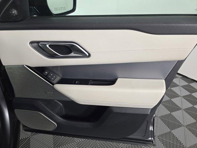 Photo of 2019 Gray Land Rover Range Rover Velar