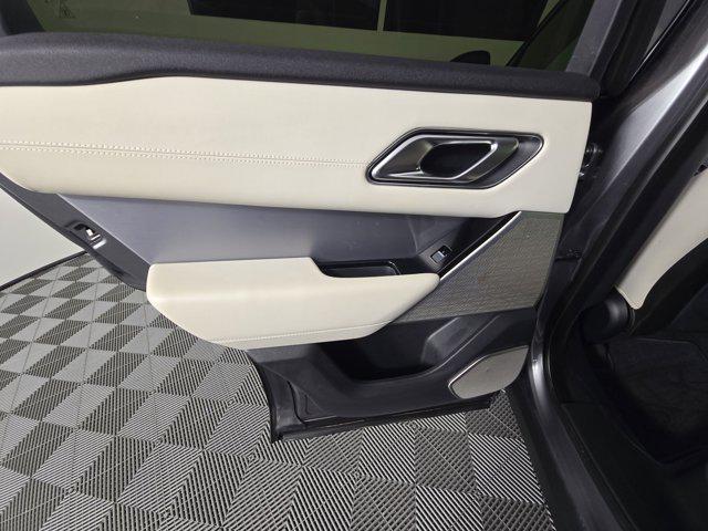Photo of 2019 Gray Land Rover Range Rover Velar