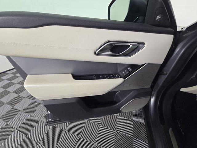 Photo of 2019 Gray Land Rover Range Rover Velar
