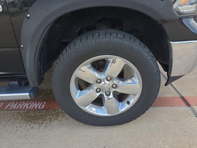 Photo of 2016 Brilliant Black Crystal Pearlcoat RAM 1500