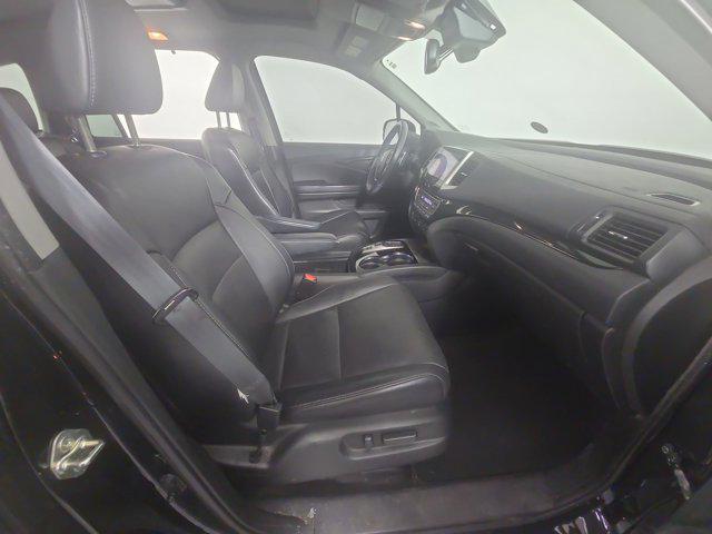 Photo of 2018 Crystal Black Pearl Honda Pilot