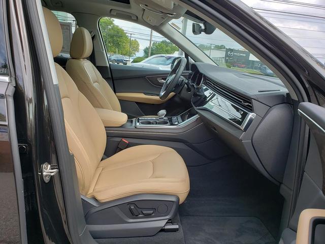 Photo of 2025 Tamarind Brown Metallic Audi Q7