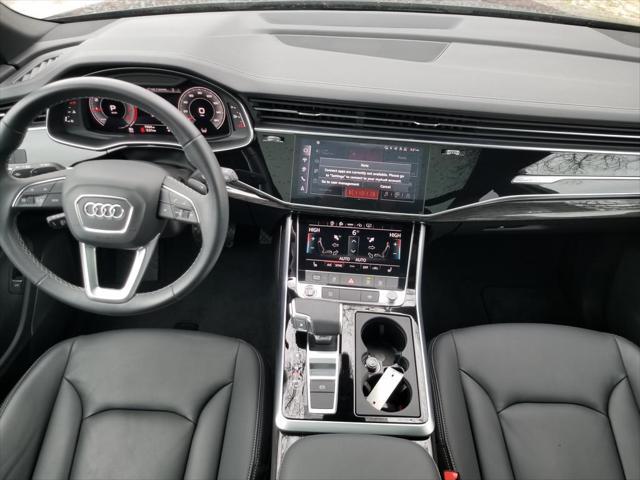 Photo of 2025 Mythos Black Metallic Audi Q7