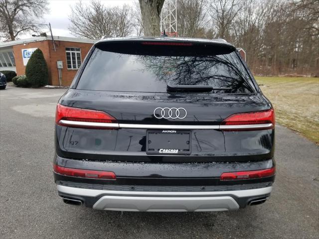 Photo of 2025 Mythos Black Metallic Audi Q7