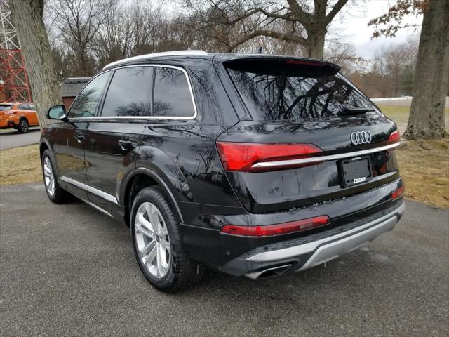 Photo of 2025 Mythos Black Metallic Audi Q7