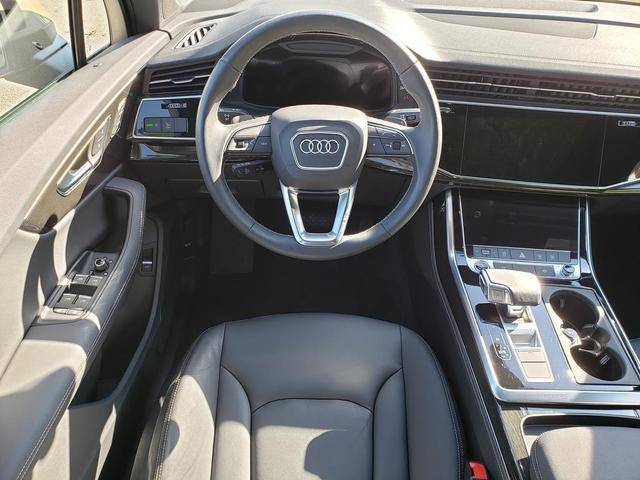Photo of 2025 Sakhir Gold Metallic Audi Q7