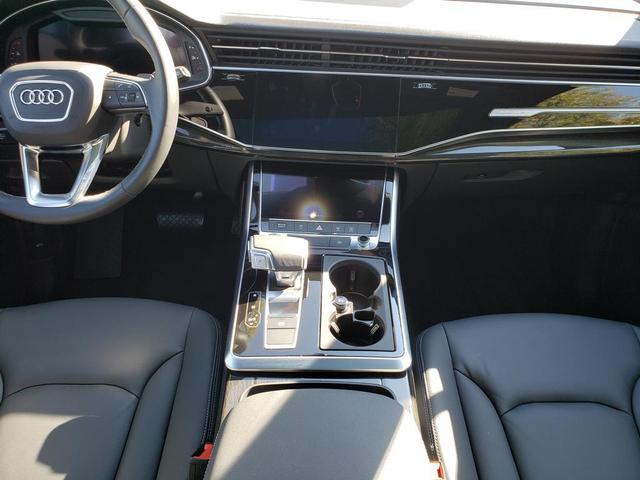 Photo of 2025 Sakhir Gold Metallic Audi Q7